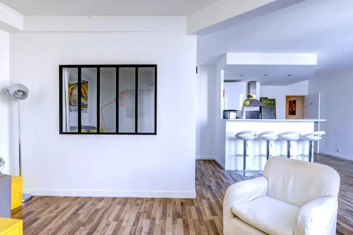 1Br & Louvre Museum - Cityapartmentstay 0*, باريس